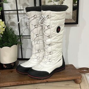 Women's White Winter Boots with Black Accents